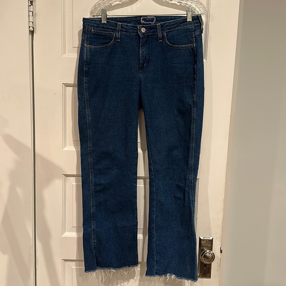 Straight leg, classic cowboy Wrangler jean. Size 7/8.